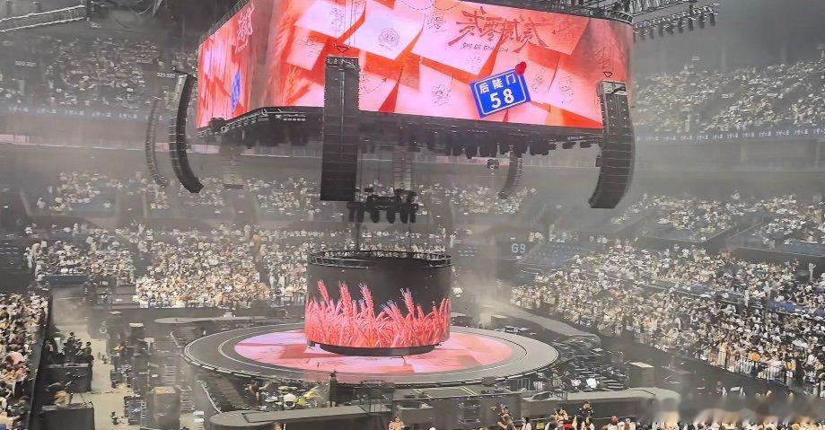 十个勤天演唱会上座率十个勤天体育馆上座率十个勤天演唱会上座率什么水平，现场氛围真