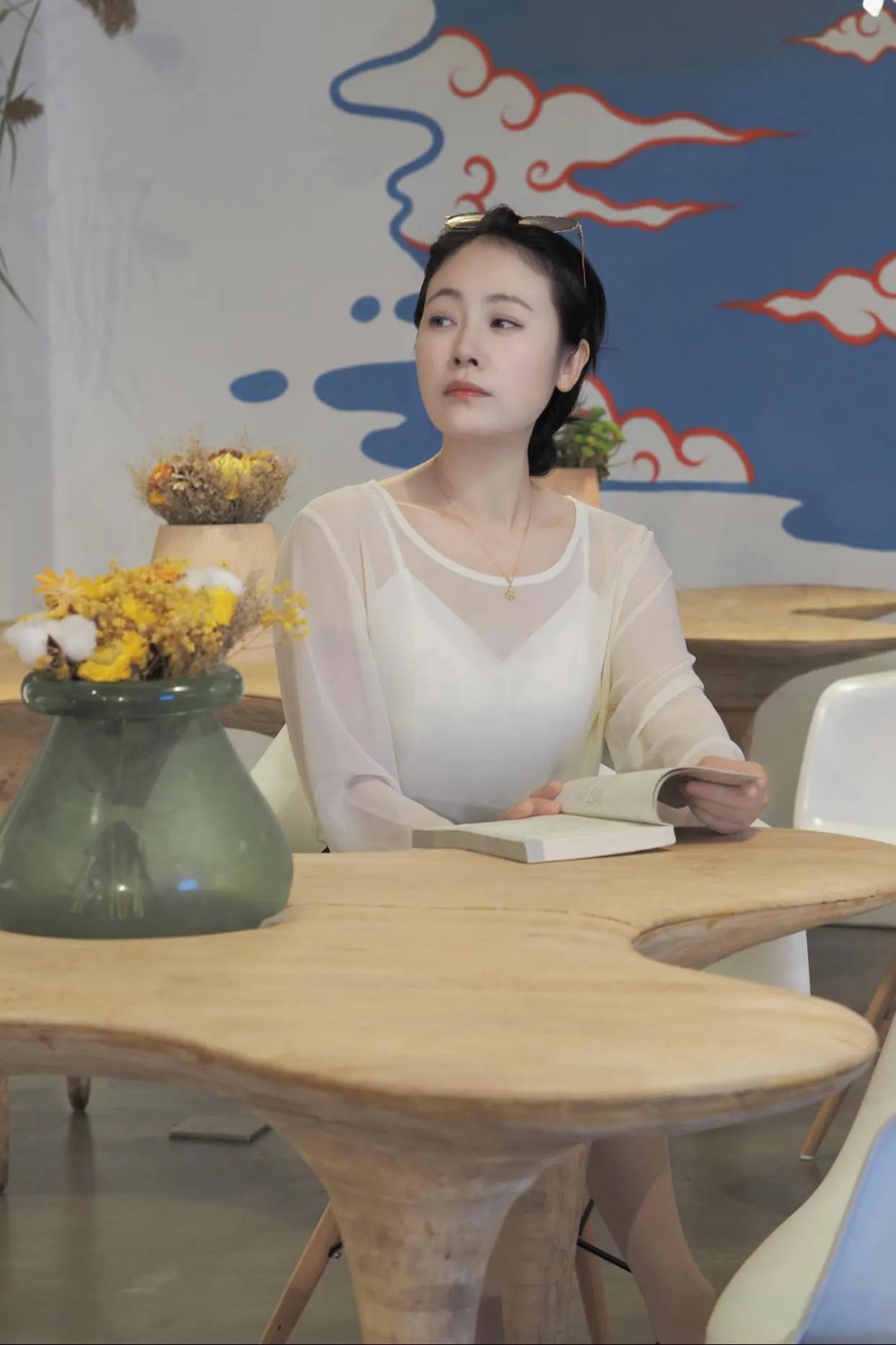 #女人怎样穿最美#