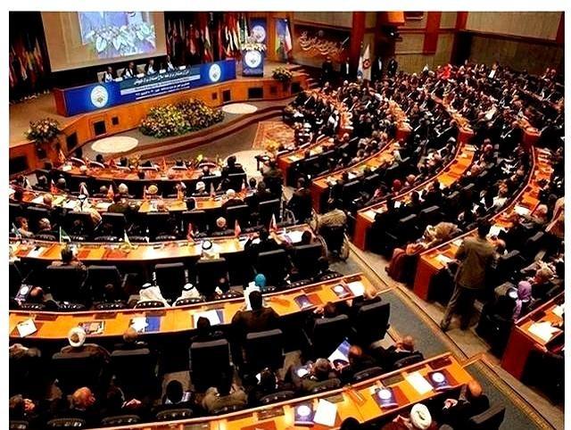 差120票！联大压倒性投票表决，中国审判美以暴行，现场激烈对峙。美以伊之间的冲突