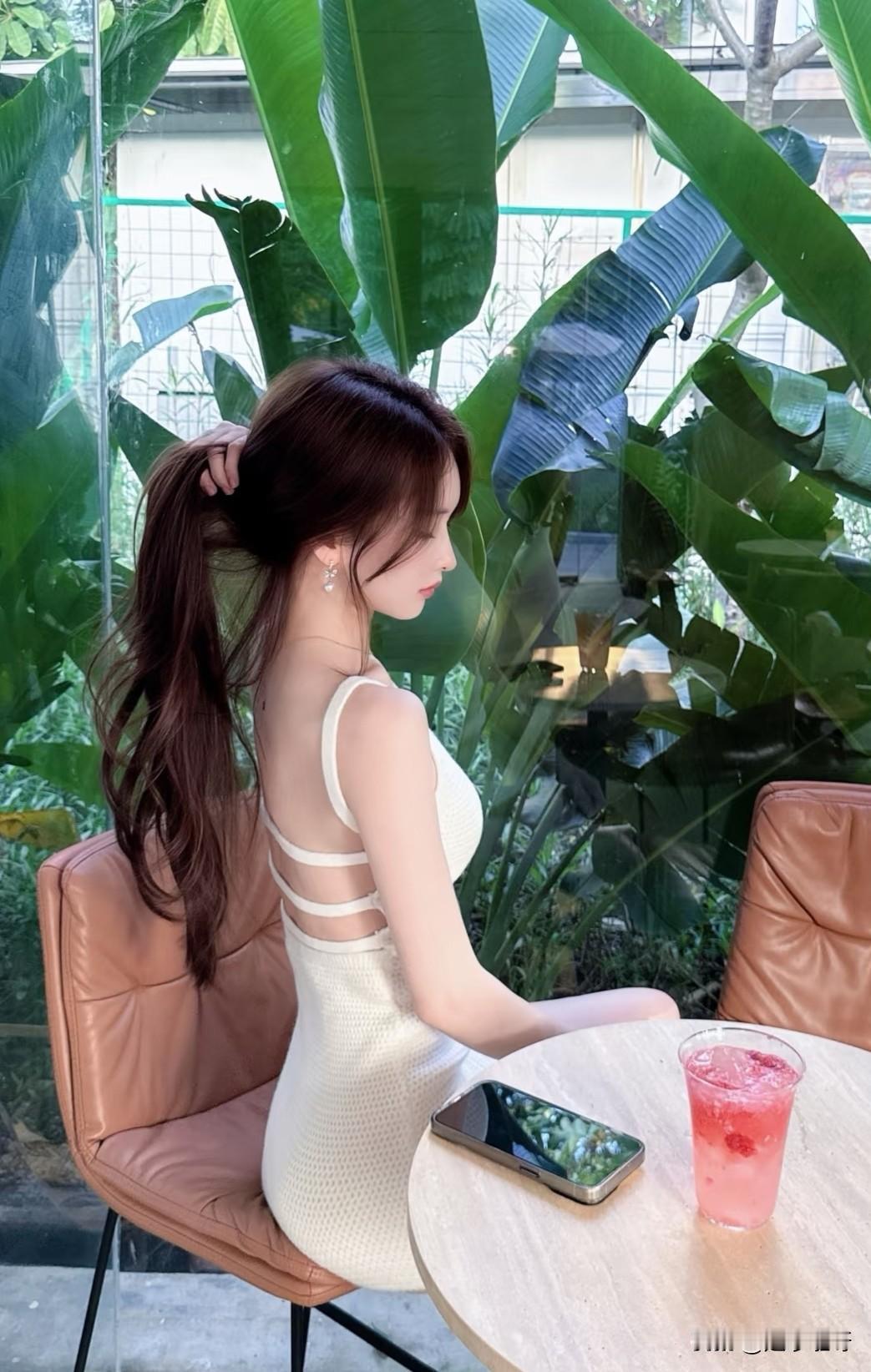 你见过最好看的女孩背影是什么样的