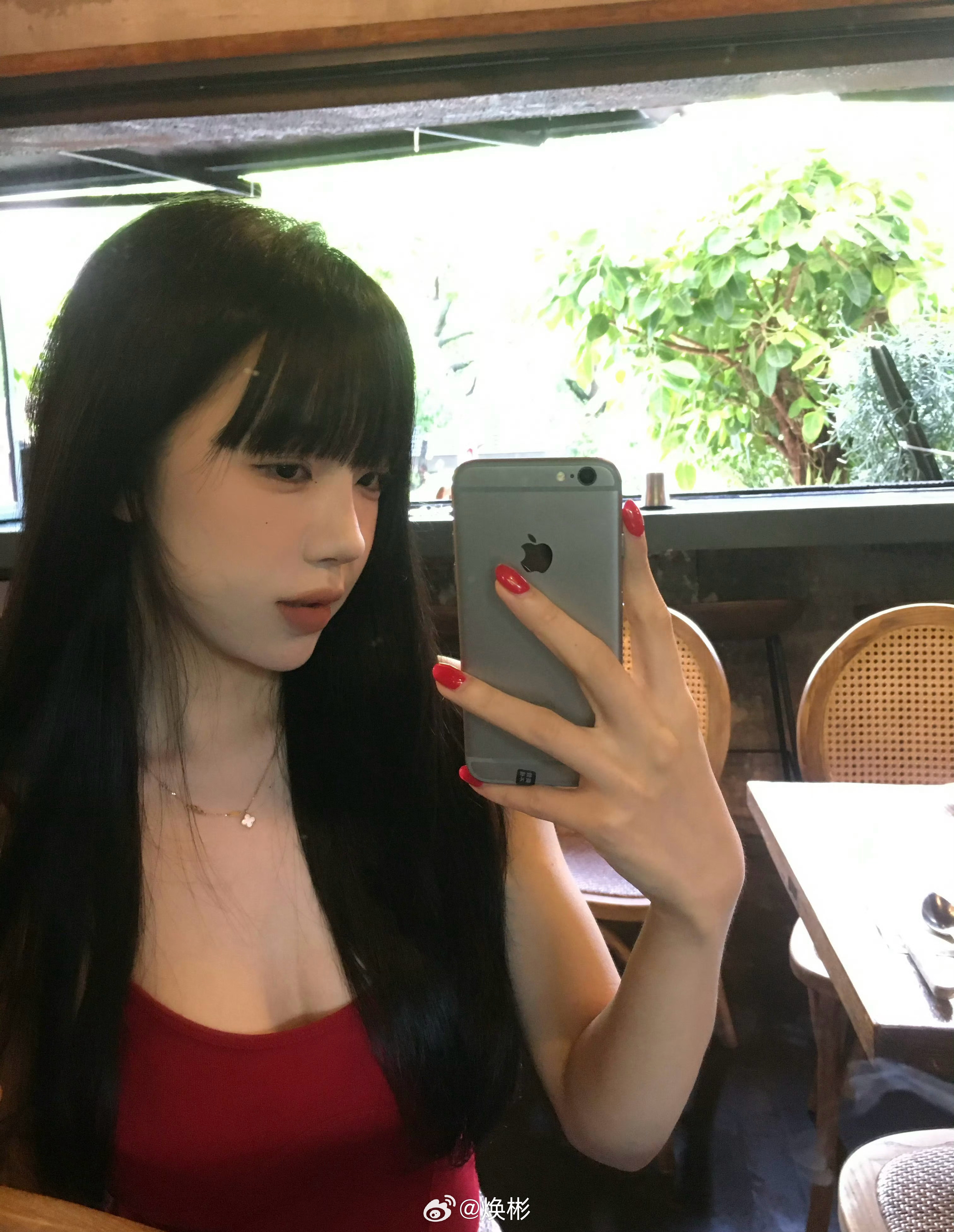 还是以前的home键iPhone有意思！ 