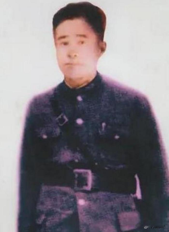 1937年，为了找到日军狙击手，20岁的小战士在尸体堆中一连藏了4个小时，这才发
