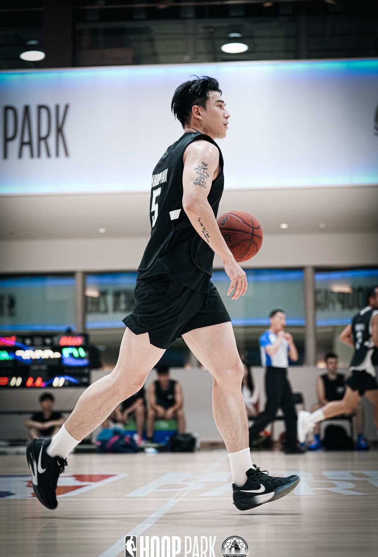 🏀🔥
前阵子打了非常好玩的比赛
不是今天拍的 我的日常