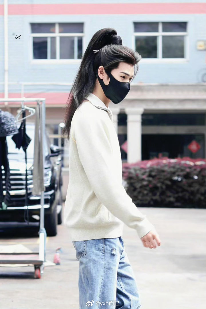 李昀锐归良辰高马尾 