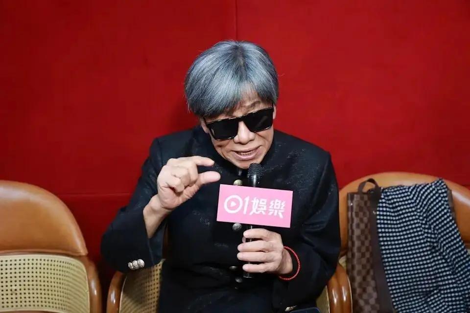 《功夫》火云邪神梁小龙离世！享年77岁。著名功夫影星梁小龙于1月14日不幸逝世，