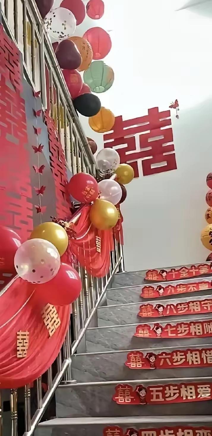 脸都不要了！新婚头天还在外地蜜月，回家就撞见大姑姐带着孩子占了自己的婚床，红枕套