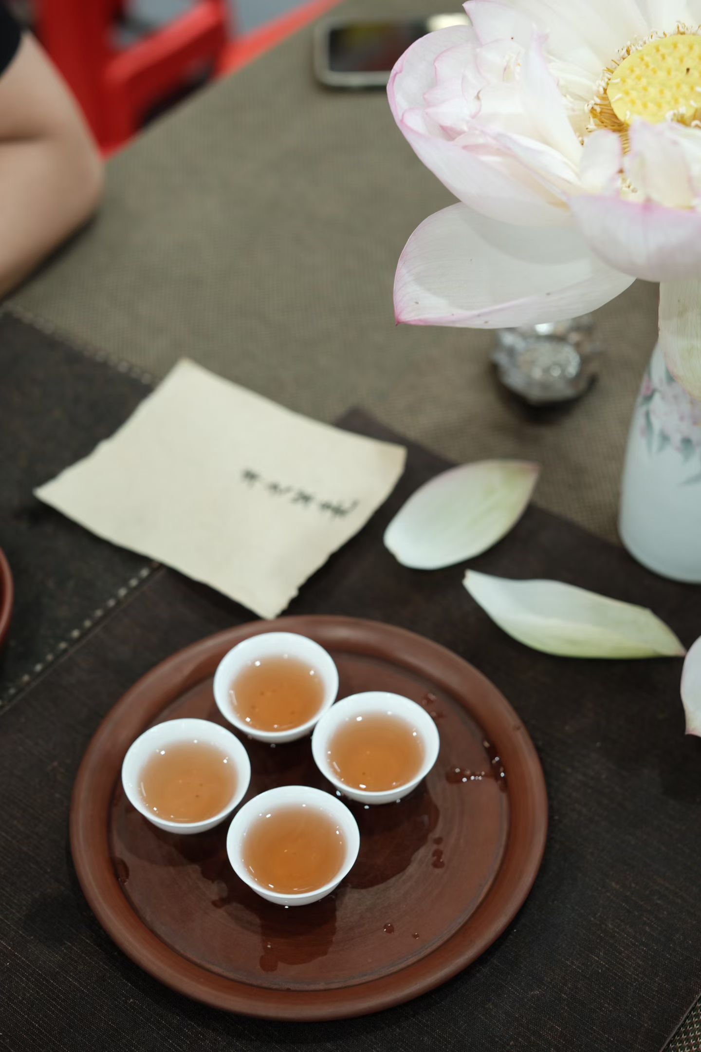 茶道  茶是温的，风是轻的，时间是慢的，而心也是慢慢安下来的。 