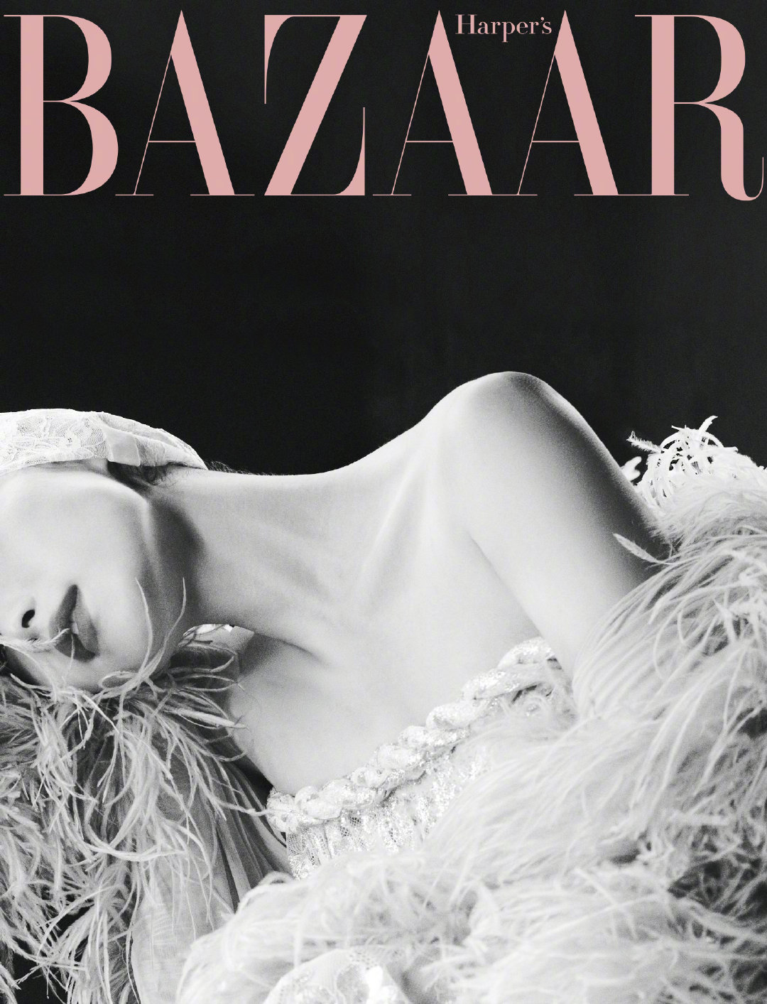 倪妮 芭莎电影五月刊封面预告，新电影定档，新封面预热，黑白光影勾勒优雅身姿。🦢