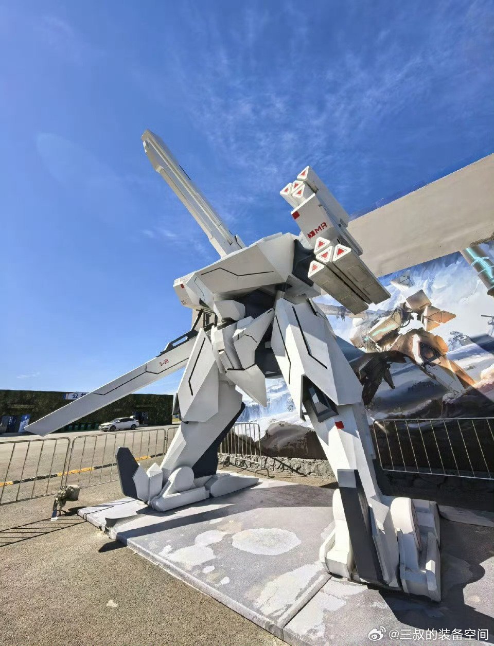 俄乌战场惊现持枪人形机器人这玩意，咱们才是真正强国二毛现在成了全球武器试验场图啥