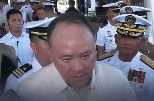 24国撑腰，菲律宾防长对中国“宣战”？话音刚落，055大驱的炮弹已经上膛！1.7