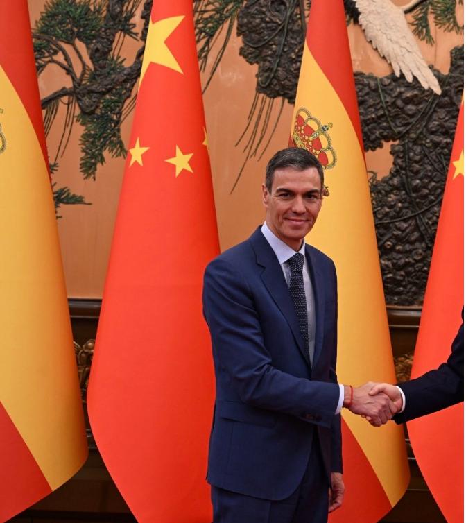 西班牙首相桑切斯今日发文称：“今天，我和中方共同确认，经过此次正式访问，西班牙与