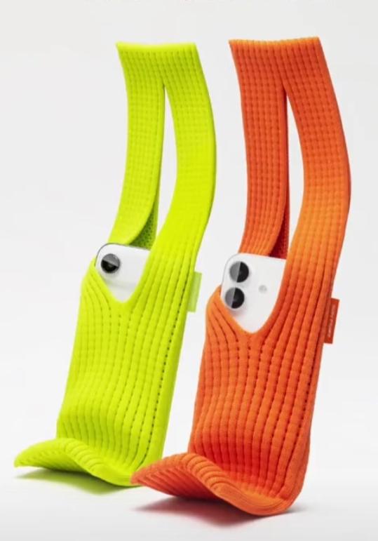 你敢信，苹果那个1898元的“毛线袜子”iPhone Pocket上线就秒卖光了