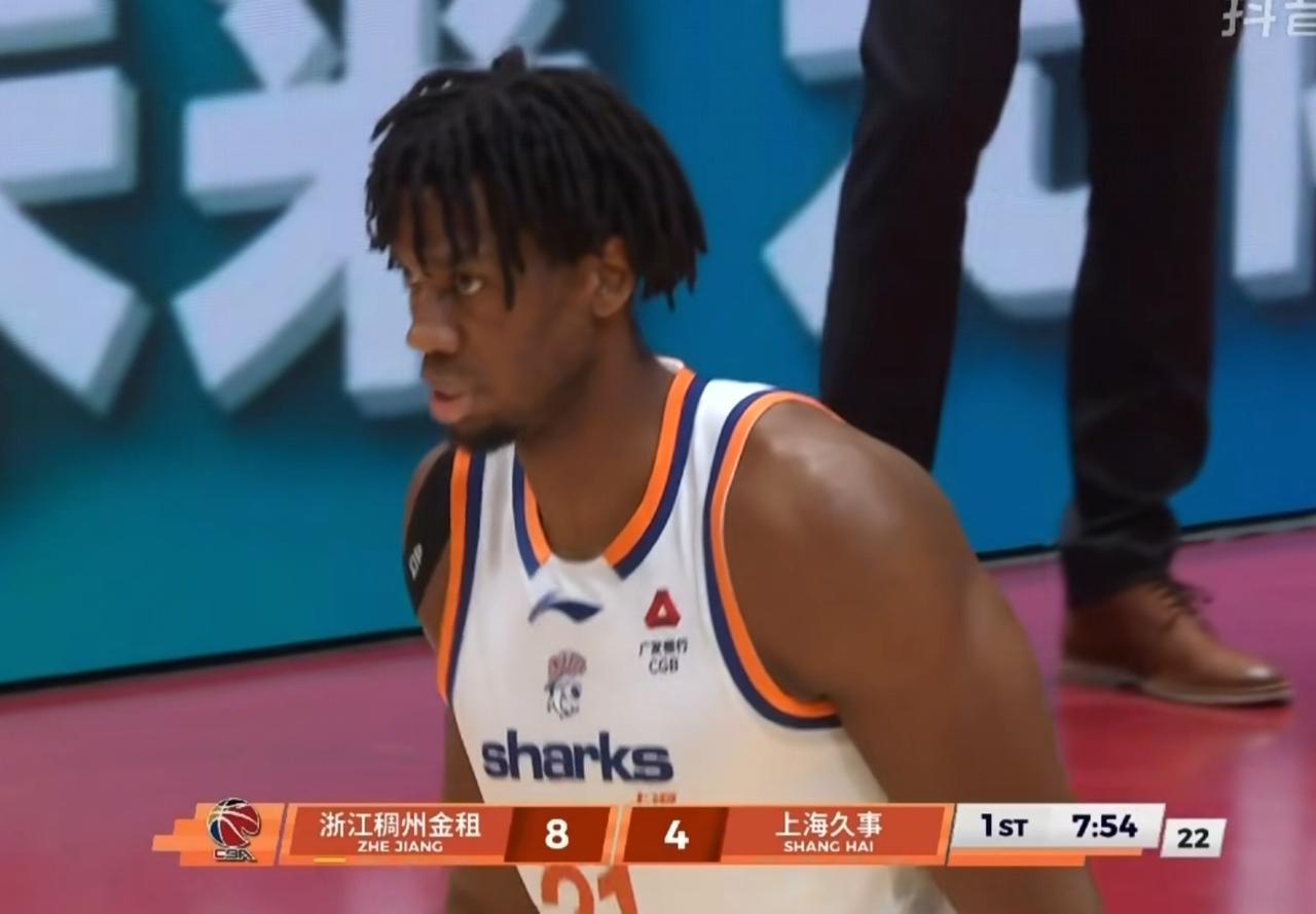 CBA浙江主场85：82战胜了上海，由于双方在防守端投入了太多精力，导致进攻端手