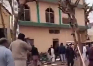 #巴基斯坦清真寺爆炸暂无中国公民死亡#【巴基斯坦清真寺爆炸事件已致32死，“暂无