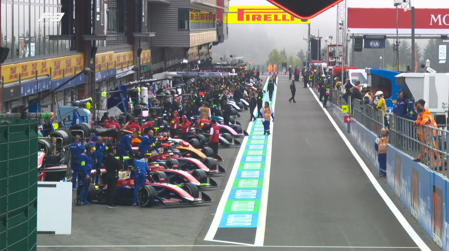比利时大奖赛周末从F3练习赛开始，但是赛道上目前都是大雾…F12025F1比利时