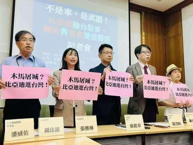 呃，难怪大陆现在那么多戏精，感情都是跟湾湾学的啊？！看起来就跟那些xxn一样，你