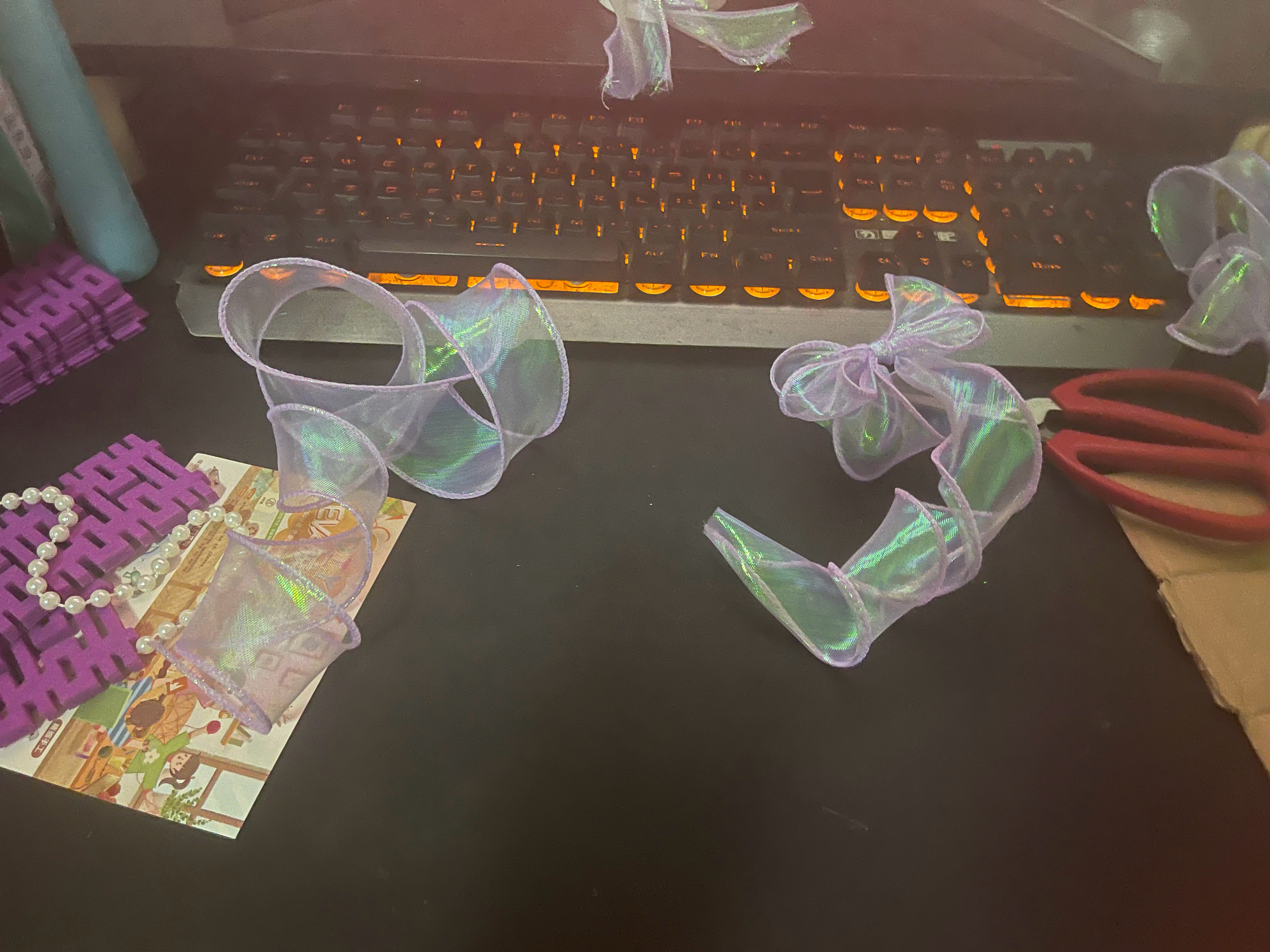 也是当上一回流水线女工了，疯狂绑蝴蝶结中