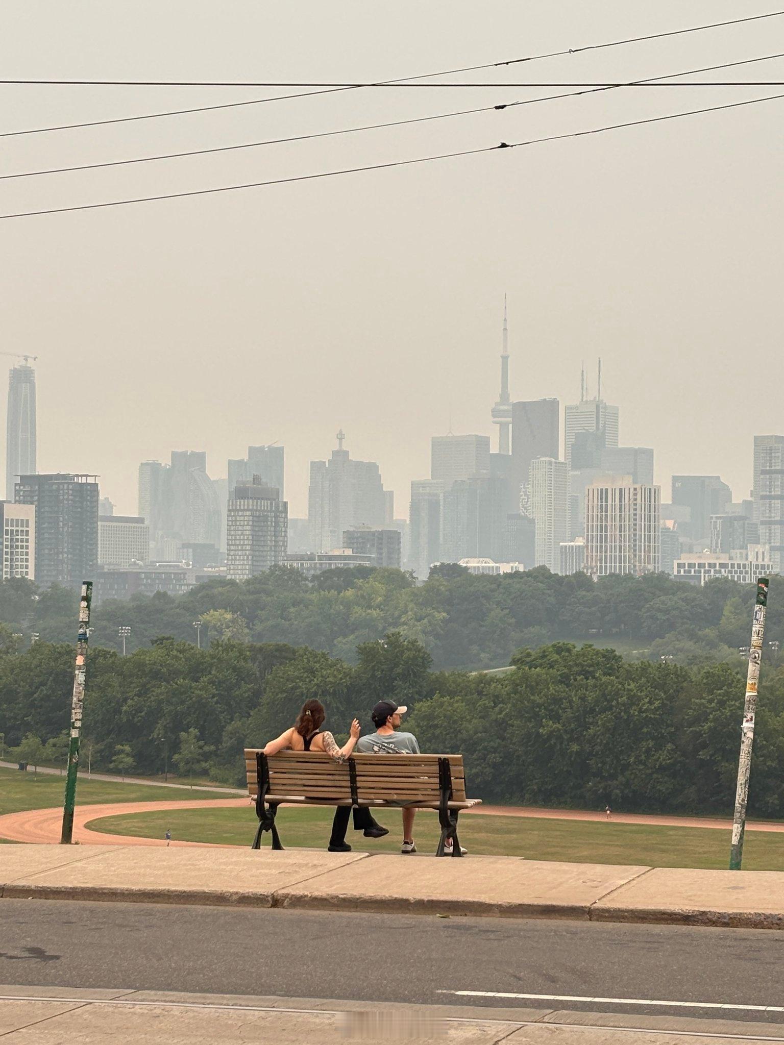 昨天 vs. 今天…空气明显好多了 