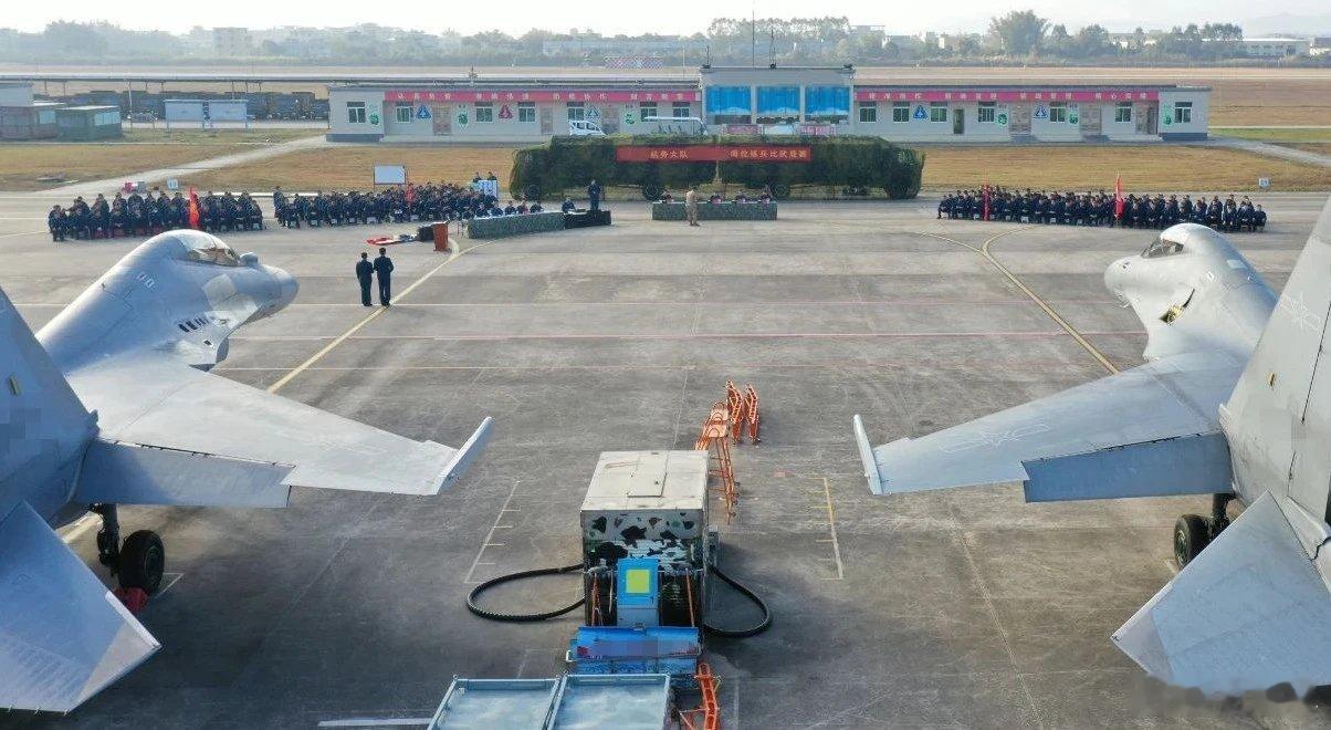 南部战区空军航空兵某旅机务大队组织开展了比武设置机件拆装 ​​​