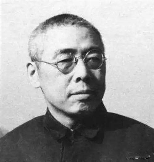 1968年，被永久开除党籍的国歌词作者田汉，在北京301医院被迫害致死，享年70