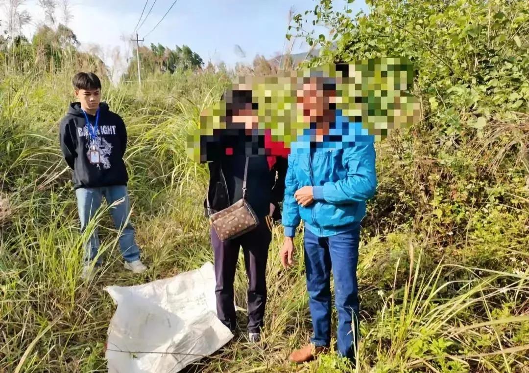 大妈为了30块在小树林卖淫，被抓后哀嚎：别让家人知道！

这是一个悲伤的故事。大
