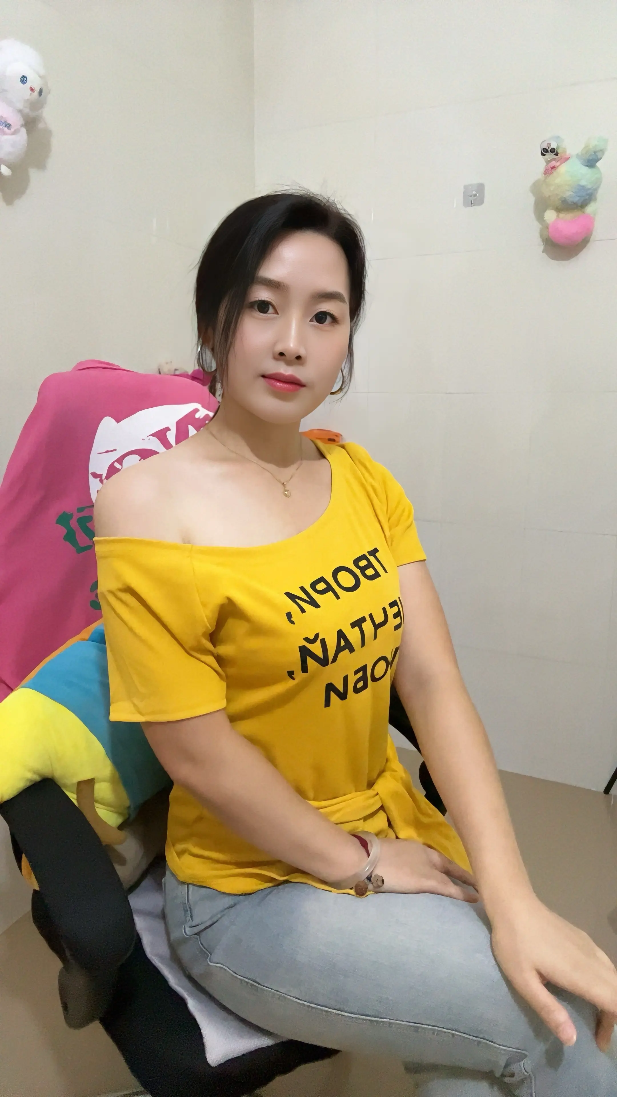 人到中年，如果再遇到喜欢的人，记得只做朋友，只谈笑风生，不可以动情，不...