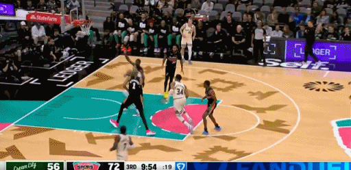 快下接球晃飞防守出手2+1~！！！ 