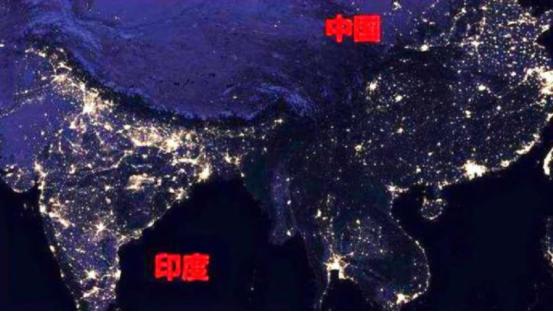 NASA公布的卫星图，显示中国夜晚没有印度亮？
怎么说呢，中国跨几个时区，比如夏