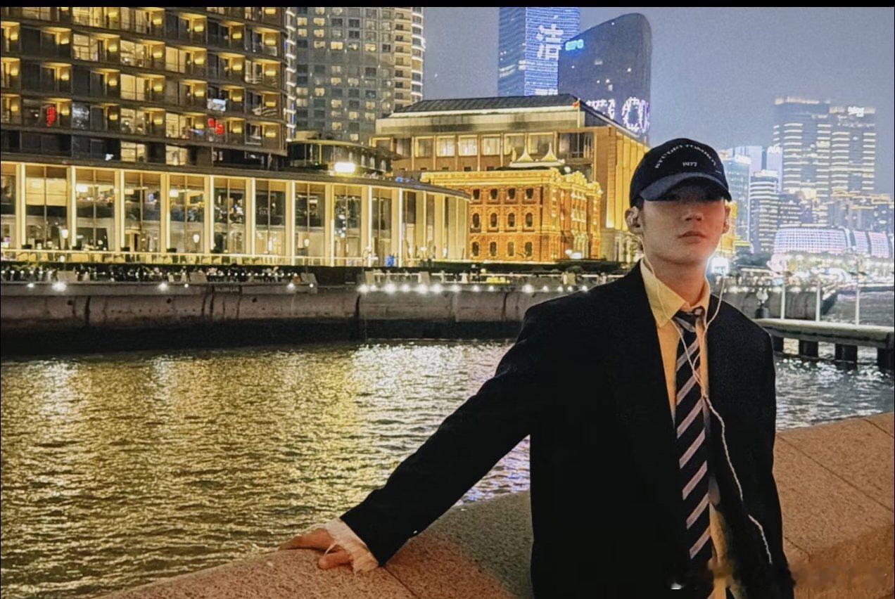 于适上海游客打卡照🥰🥰 
