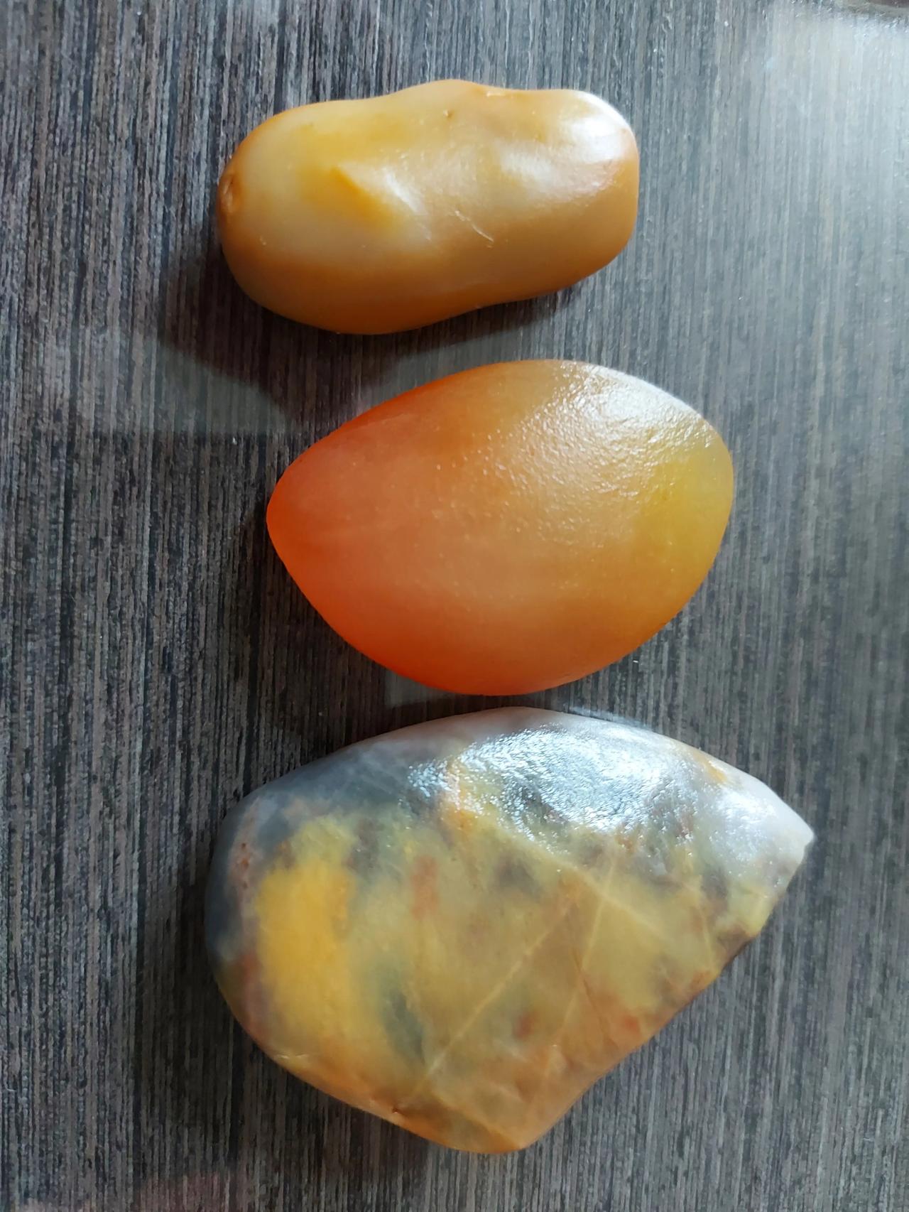 有个困扰我很久的问题想要请教大家。

最近有空我会去抖音直播间看看，每每听到卖和