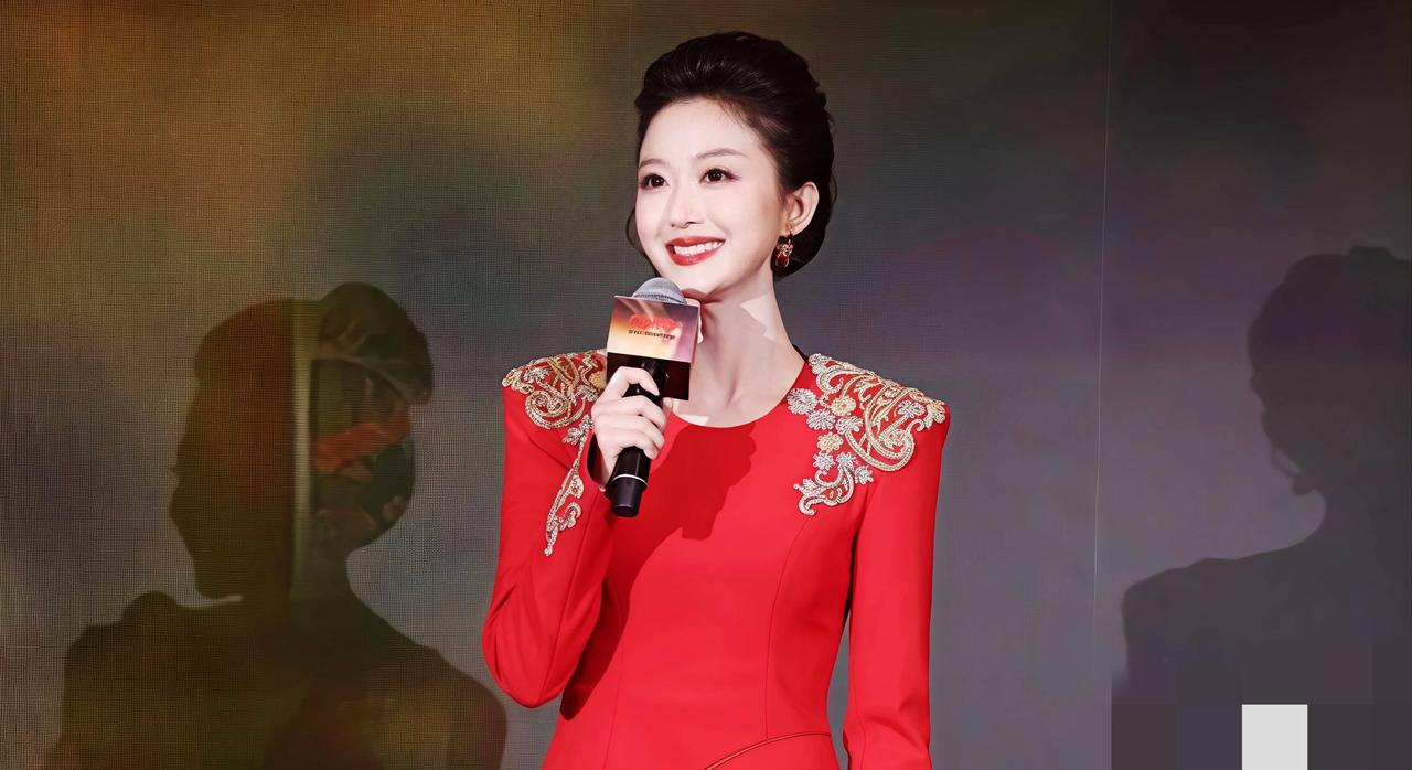 2026年央视春晚主会场新晋央视主持人，辽宁卫视出身，39岁，大气沉稳，知性从容