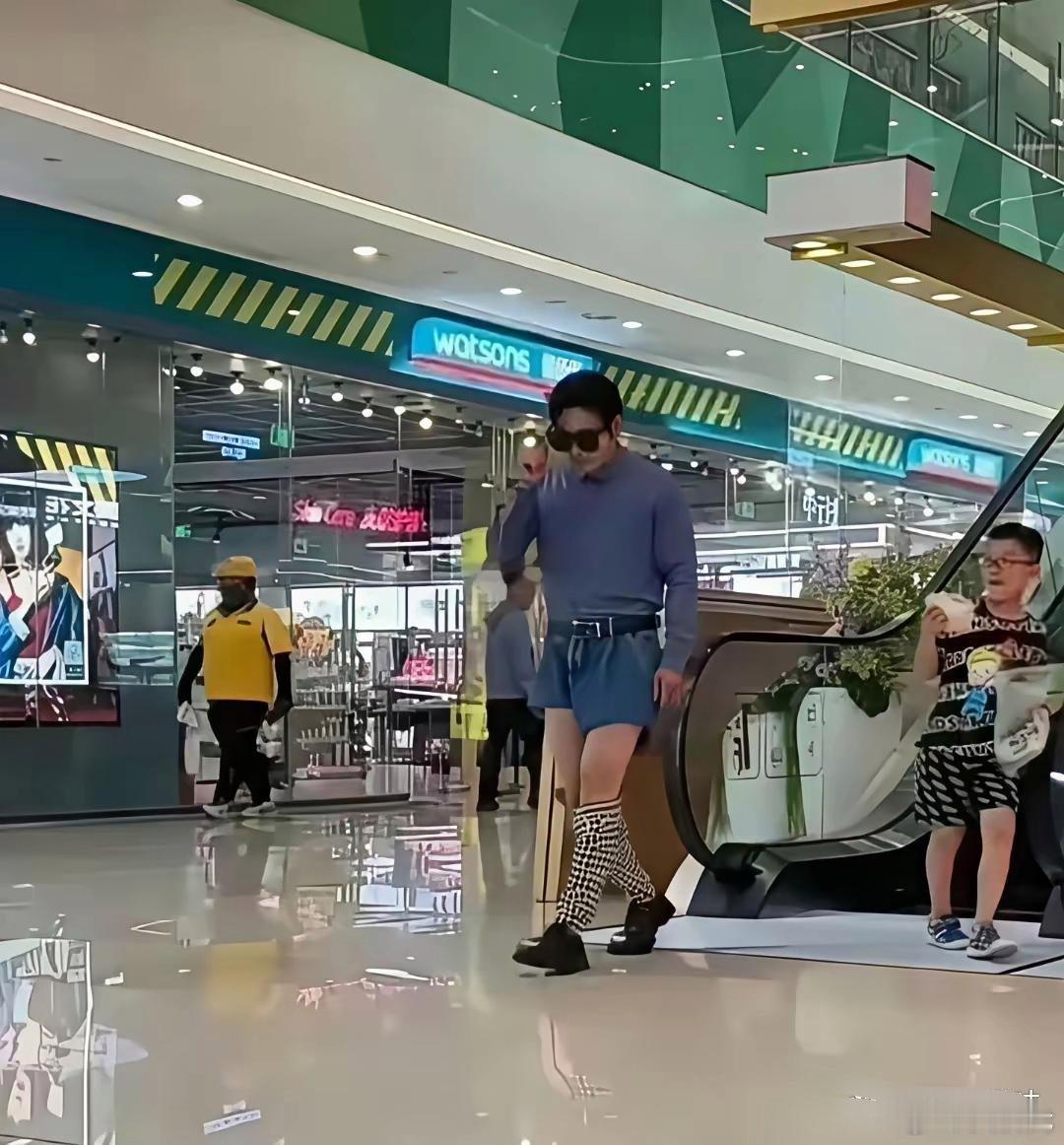 这样的穿搭，不得不说，惊呆了 