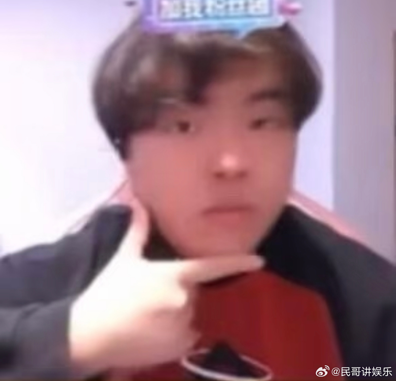 到底谁会买桃黑黑的英国七件套啊建议桃黑黑把穿搭审美出了吧 桃黑黑又掏猎奇宝贝！英