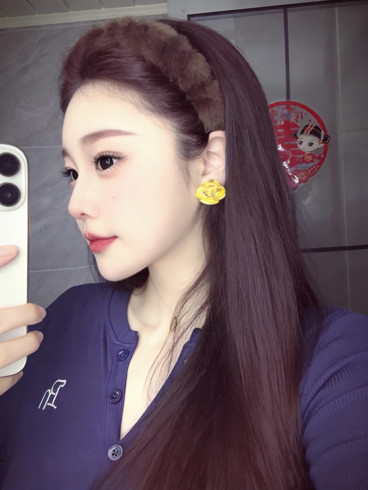 我见过凌晨五点的天空 也曾见过无忧无虑的自己