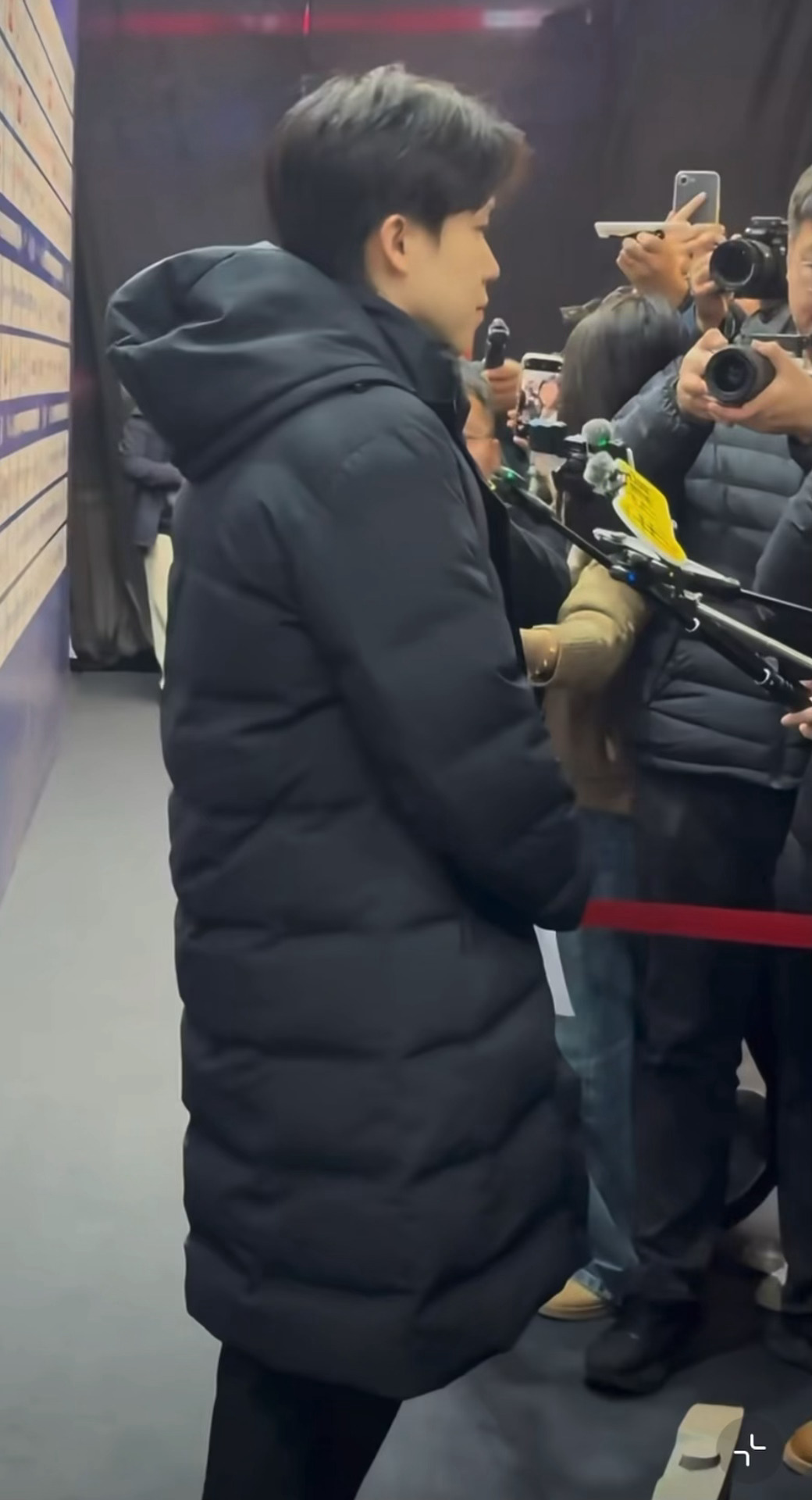 穿长羽绒超级乖啊 