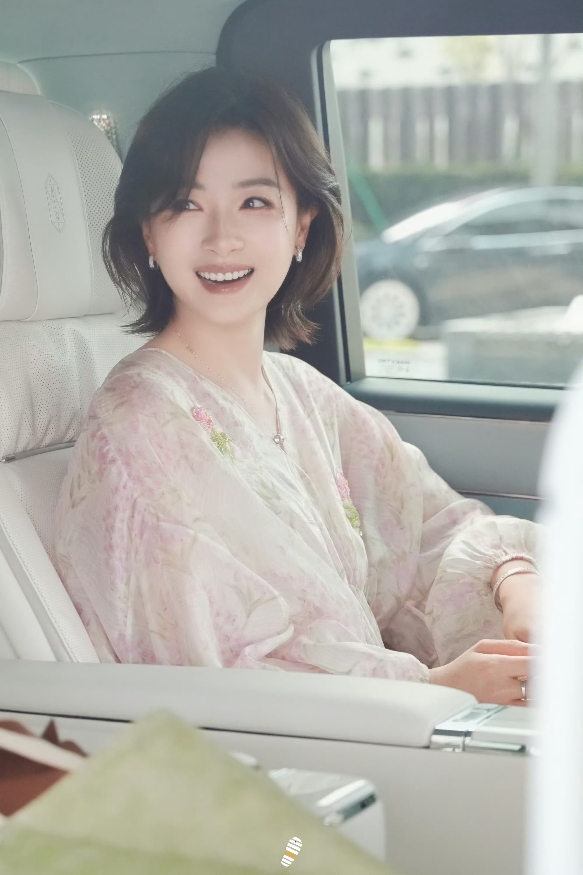 万茜唐宫仕女图华为MatePad Pro 12英寸8月5日新品发布，万茜现场绘制