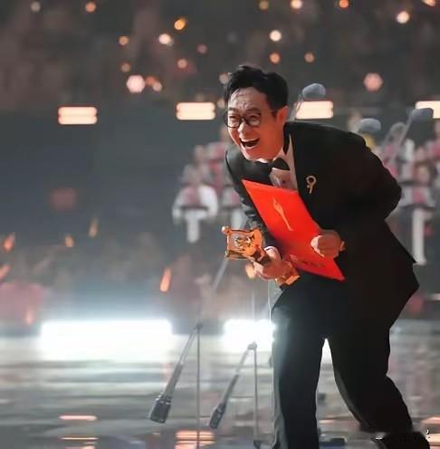 导演大鹏从网拍剧《屌•丝男士》到《长安的荔枝》（2026）的精彩演绎，并凭此片拿