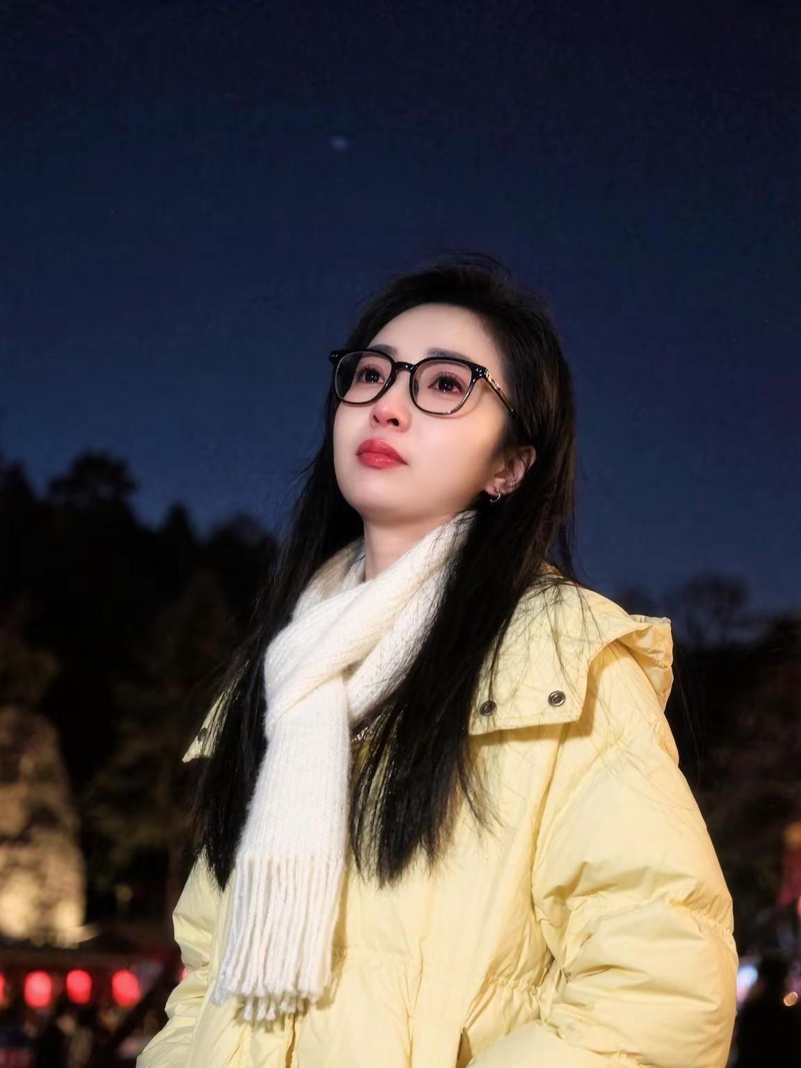 人生在世，要是不让人家开开玩笑，回头来又取笑取笑别人，那还有什么意思？ ——简·