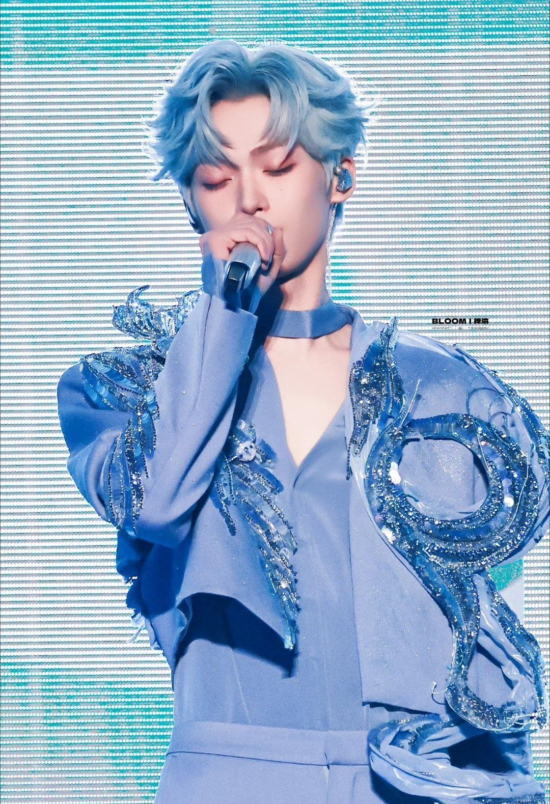 zy梓渝首场演唱会花篮 
站姐老师们多多出图哦，官方会出剧播版吗，真的好想看