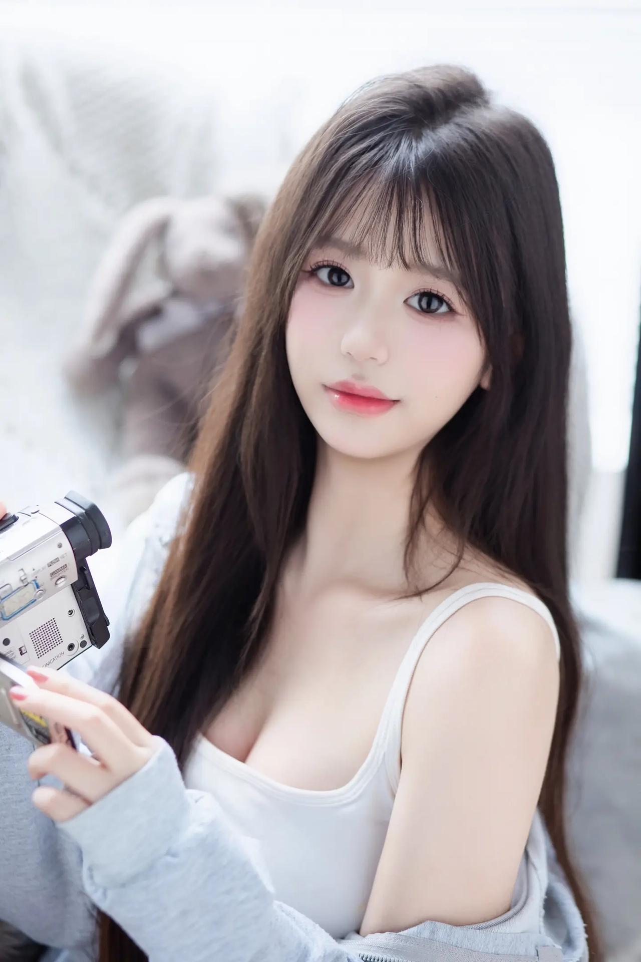 闭着眼享受宁静 清纯美女 甜美美女 气质美女 高颜值美女