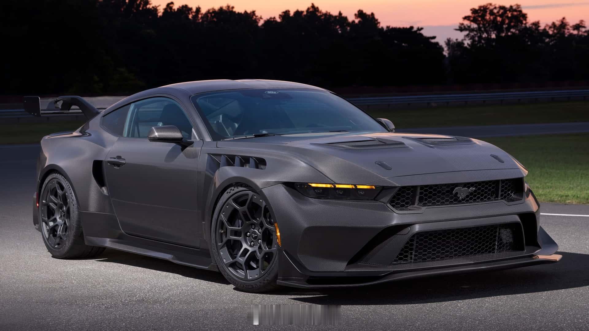 福特Mustang GTD  全面碳纤维化的福特Mustang GTD，大家觉得