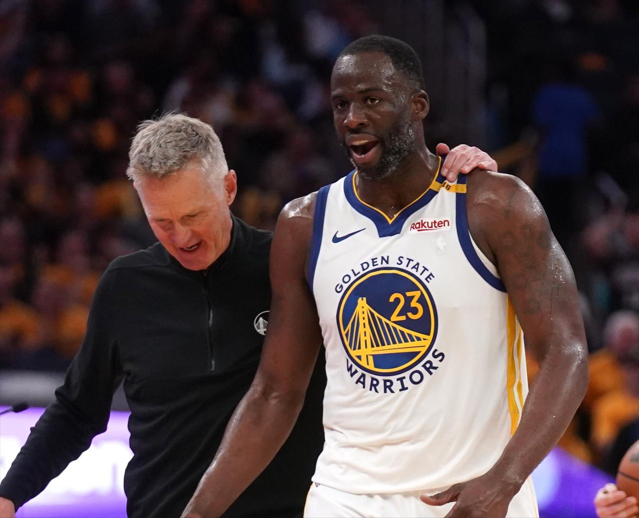 奇葩！勇士过去5场比赛：
追梦在场，不敌马刺（西2）
追梦在场，不敌凯尔特人（东