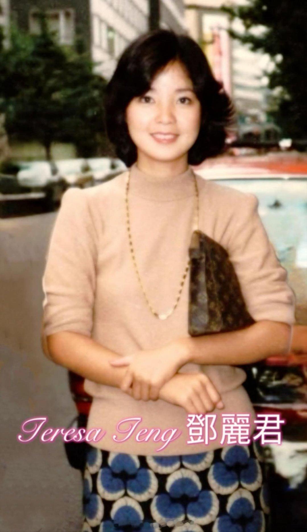 1980年9月，东京，阔别日本一年七个月，重返东京宣传新唱片《你》。（FB）邓丽