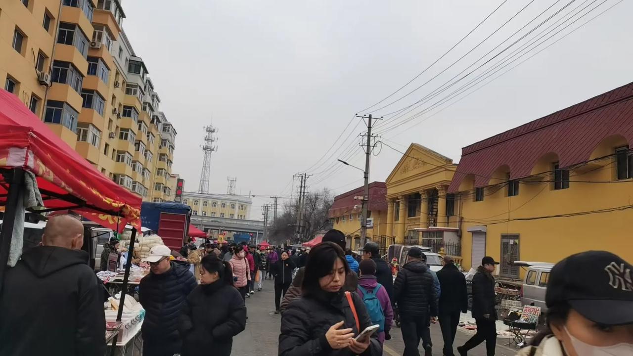 发小是心梗走的，走的节点也不好，三年前，我不说你懂的。有些人的死是自己知道的，你