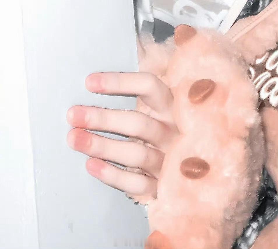 张泽禹19岁生贺照 19岁快乐！用歌声点燃舞台，用实力定义成长。张泽禹的每一步都