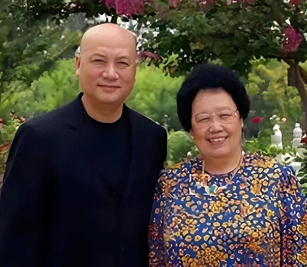 陈丽华去世，迟重瑞面临三个问题：

4月5日，富华国际集团荣誉主席陈丽华在北京病