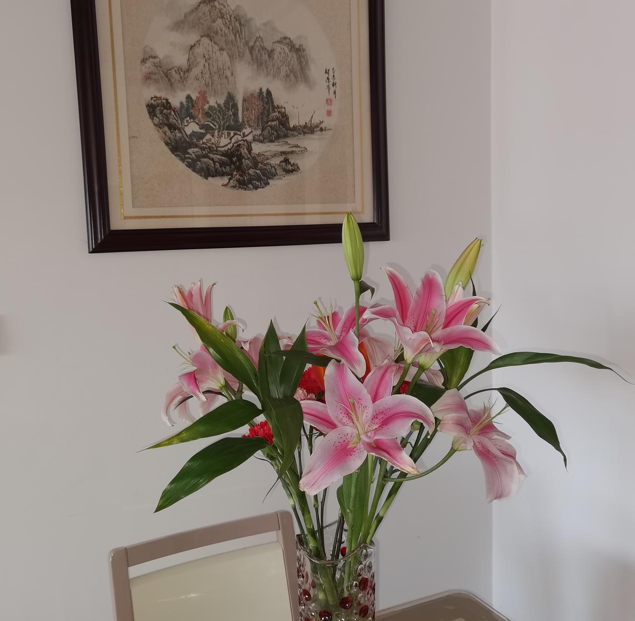 我本来是不打算给女婿发红包的，可是女儿说，她婆婆给她发了二千元红包，我也应该给女