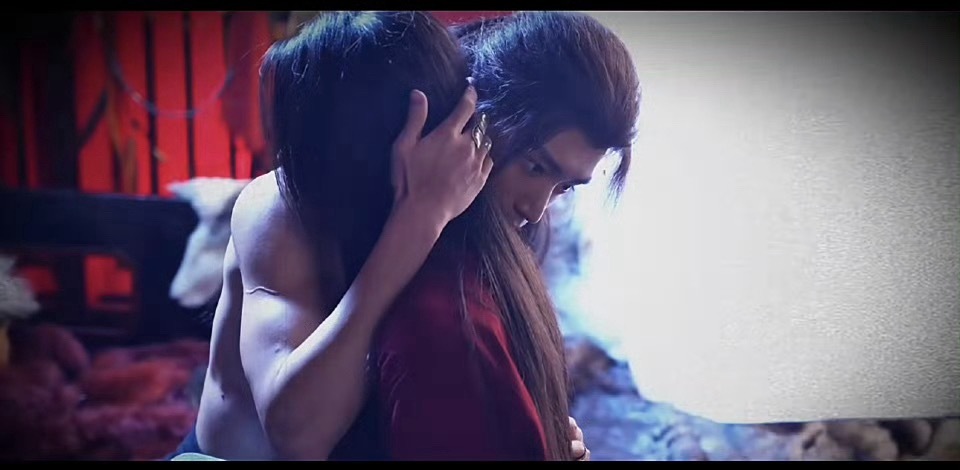 冰湖重生里，燕洵这大肌肉线条，张康乐练这么好的嘛？！ 