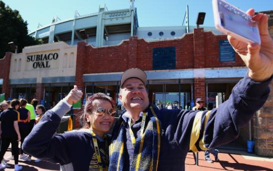 据了解，澳大利亚有这样一群华人，本来国内就是体制内退休特别是女同志，50岁后来到