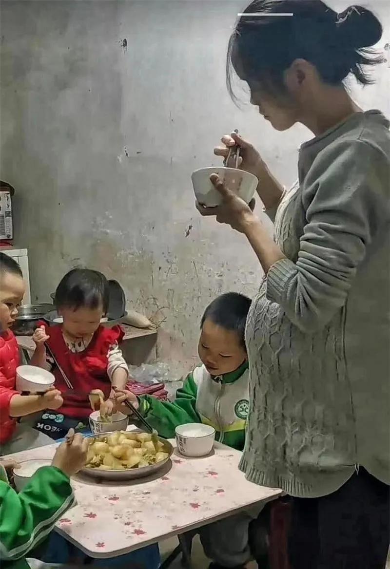 就这生活条件，已经有四个娃了又怀了一个，也不知道这两口子到底是怎么想的？